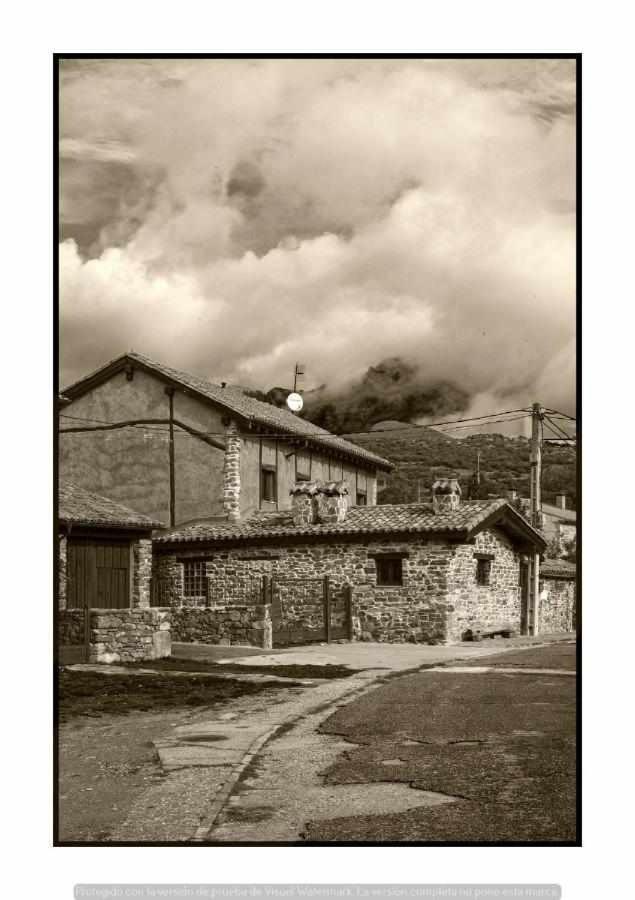 Casa Rural La Parda Triollo Exterior photo